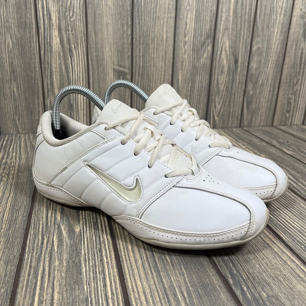 Nike Musique IV Cheerleading Shoes Women Size 8 White 318674-111 Sneakers
